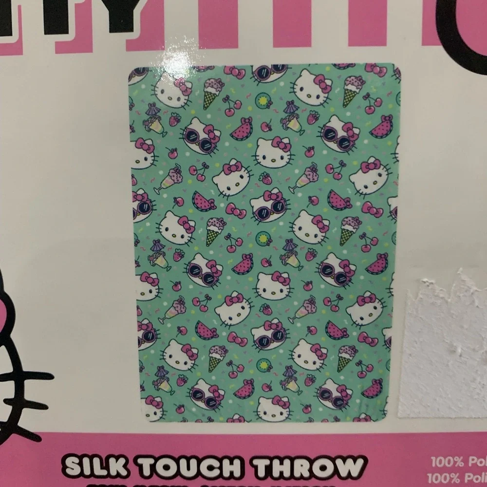 Hello Kitty Mint Green and Pink Blanket - Picture 4 of 5